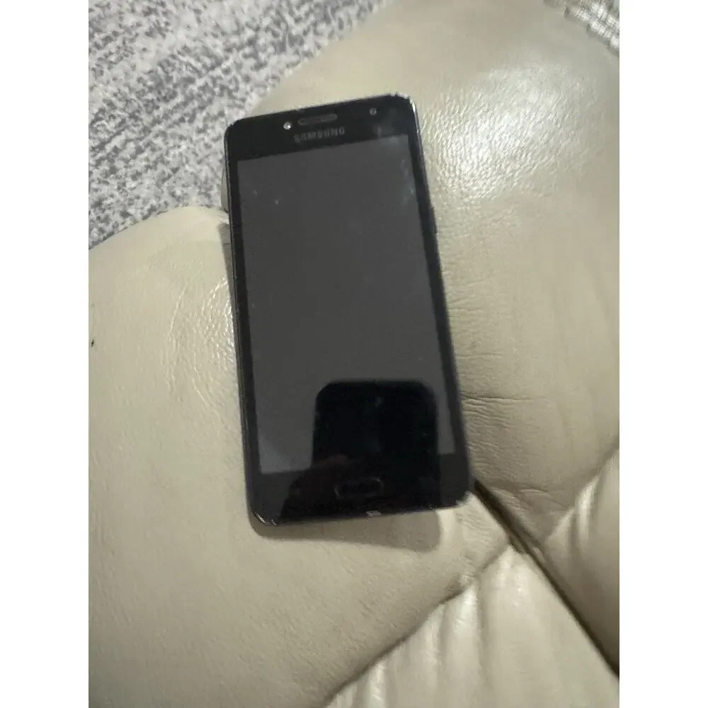 Lot 5 Phones, Some Unlocked, Apple SE And Samsung Alcatel